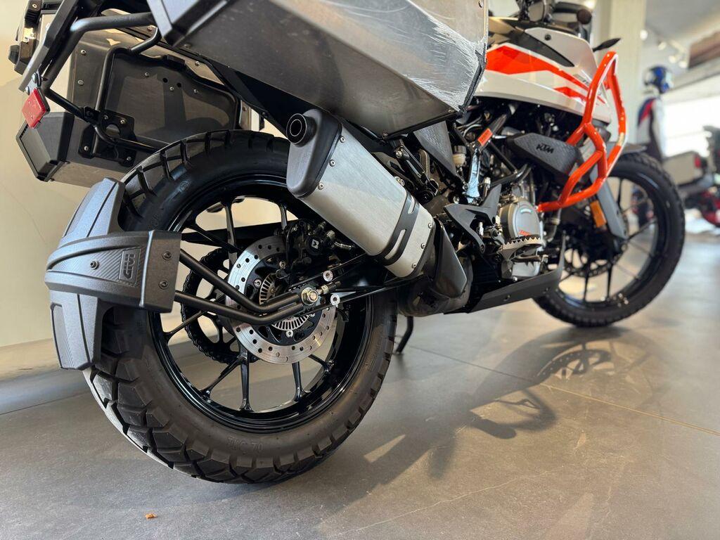 390 ADVENTURE