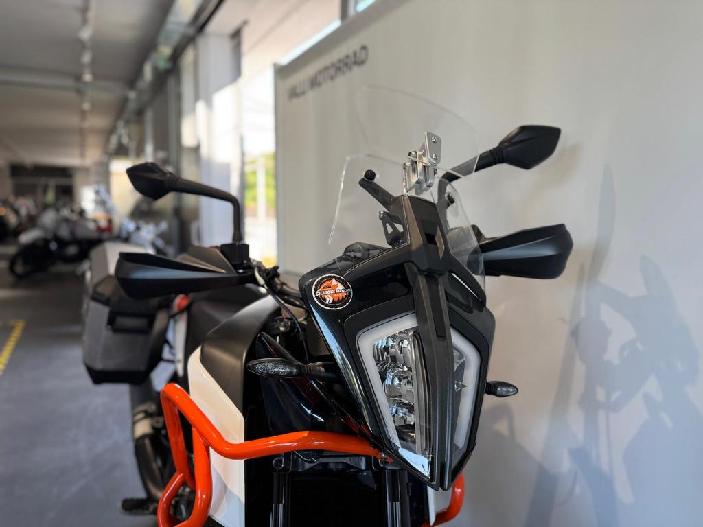 390 ADVENTURE