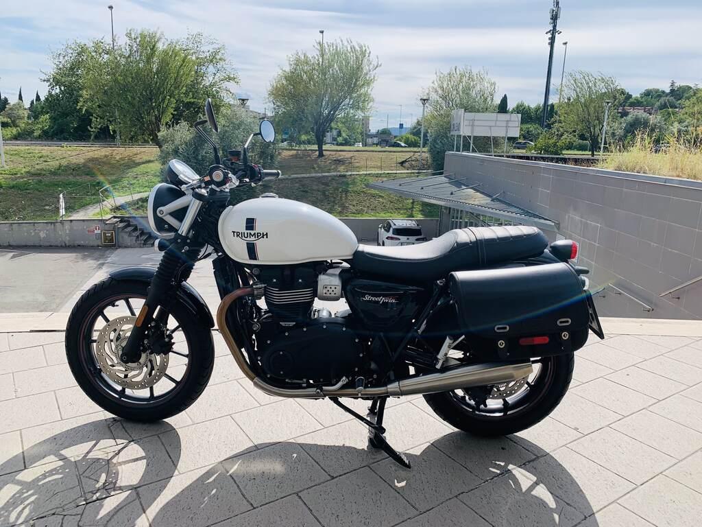 STREET TWIN 900