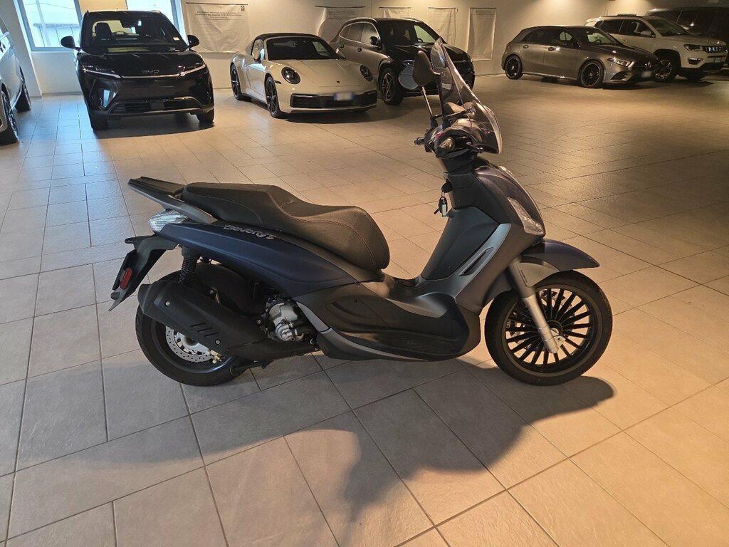 BEVERLY 300