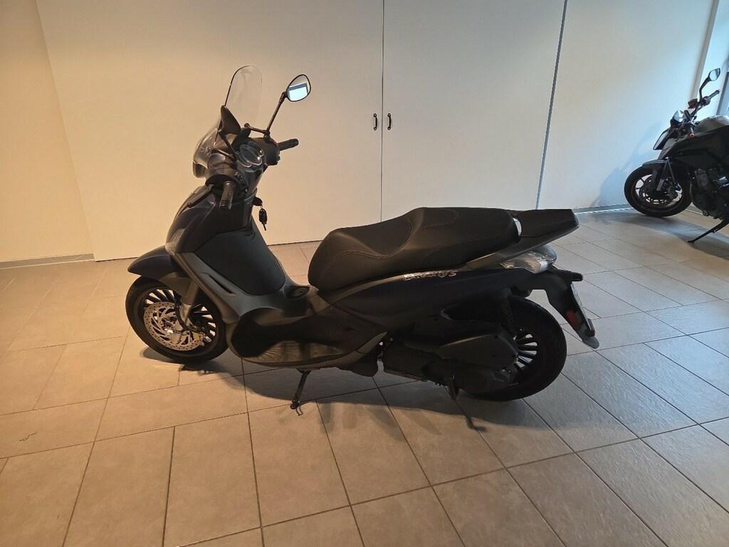 BEVERLY 300