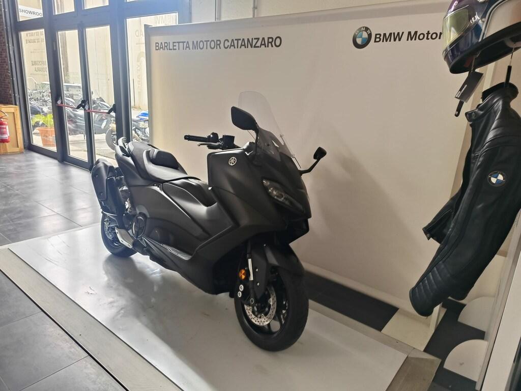 T-MAX 560