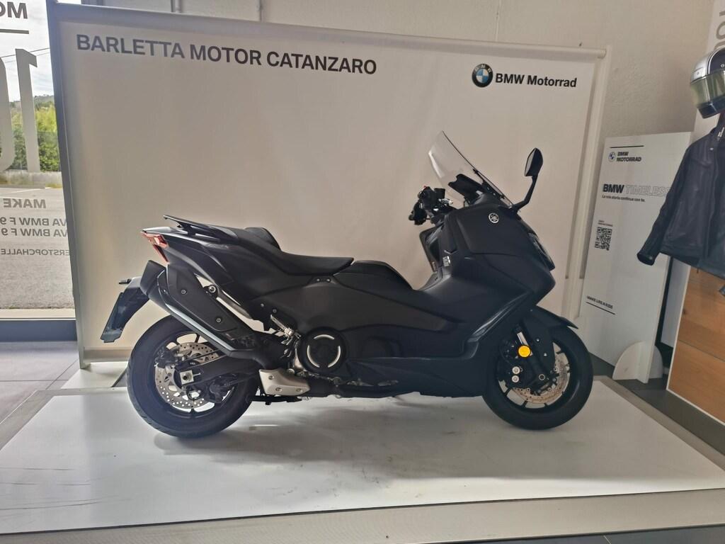T-MAX 560