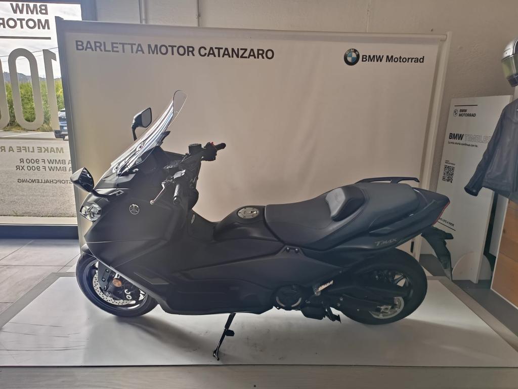 T-MAX 560