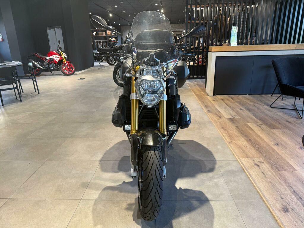 R 1200 R