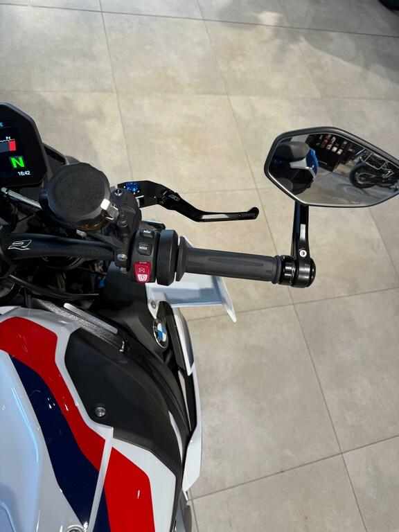 M 1000 R