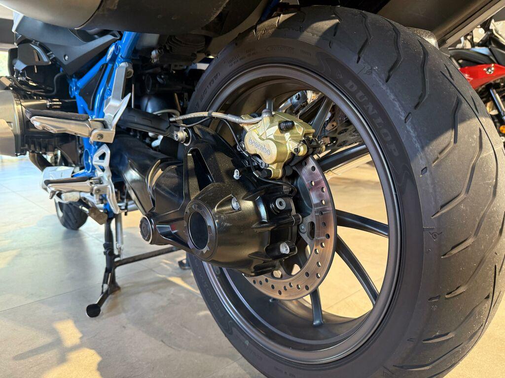 R 1200 R