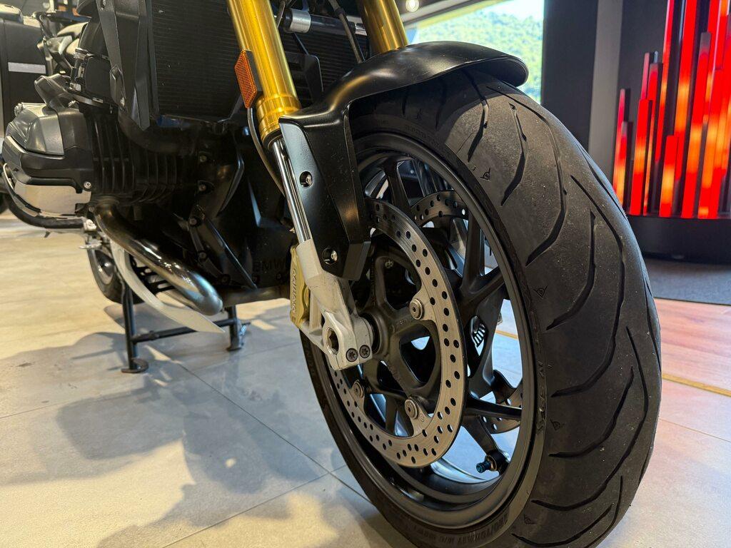 R 1200 R