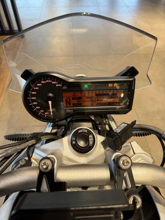 R 1200 R