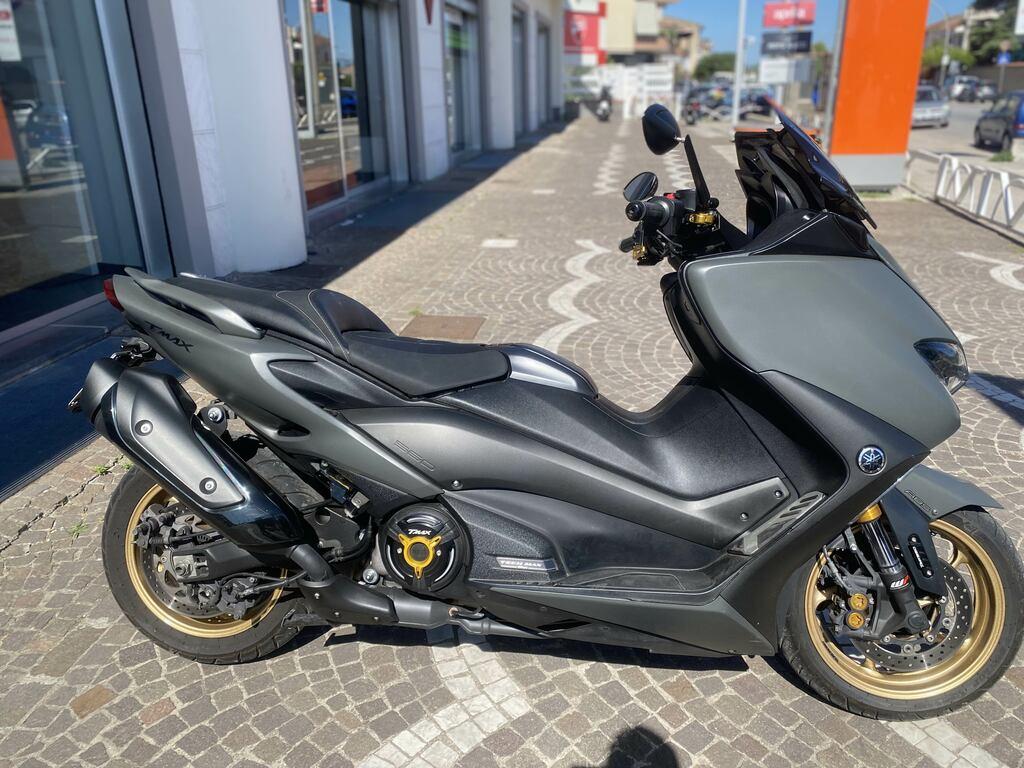 T-MAX 560