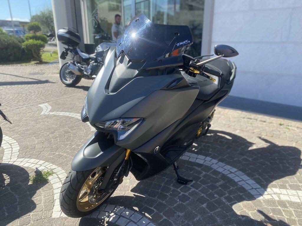 T-MAX 560