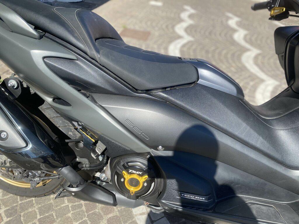T-MAX 560