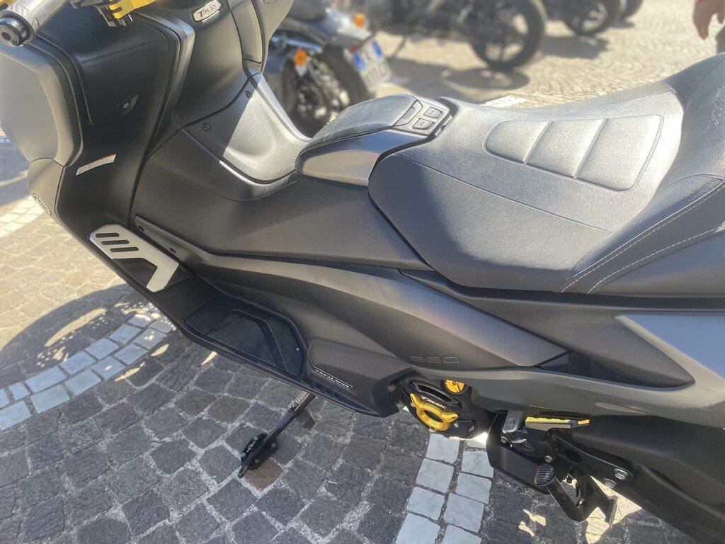 T-MAX 560