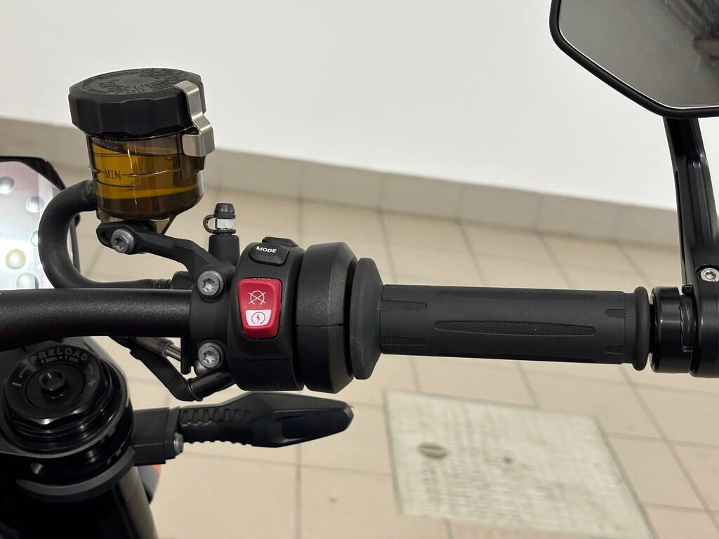 M 1000 R
