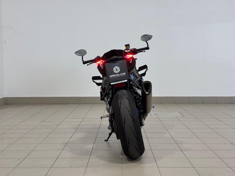 M 1000 R
