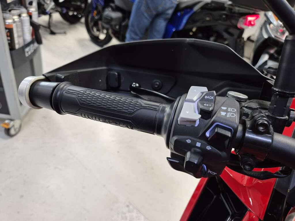 X CAPE 650