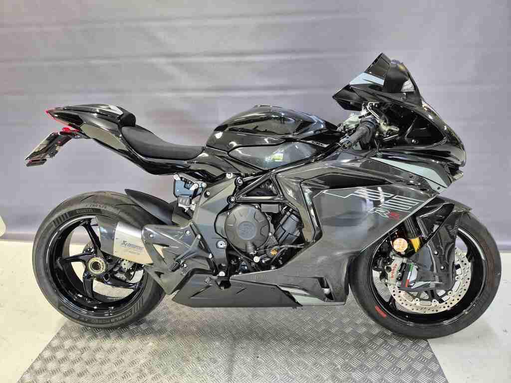 F3 800