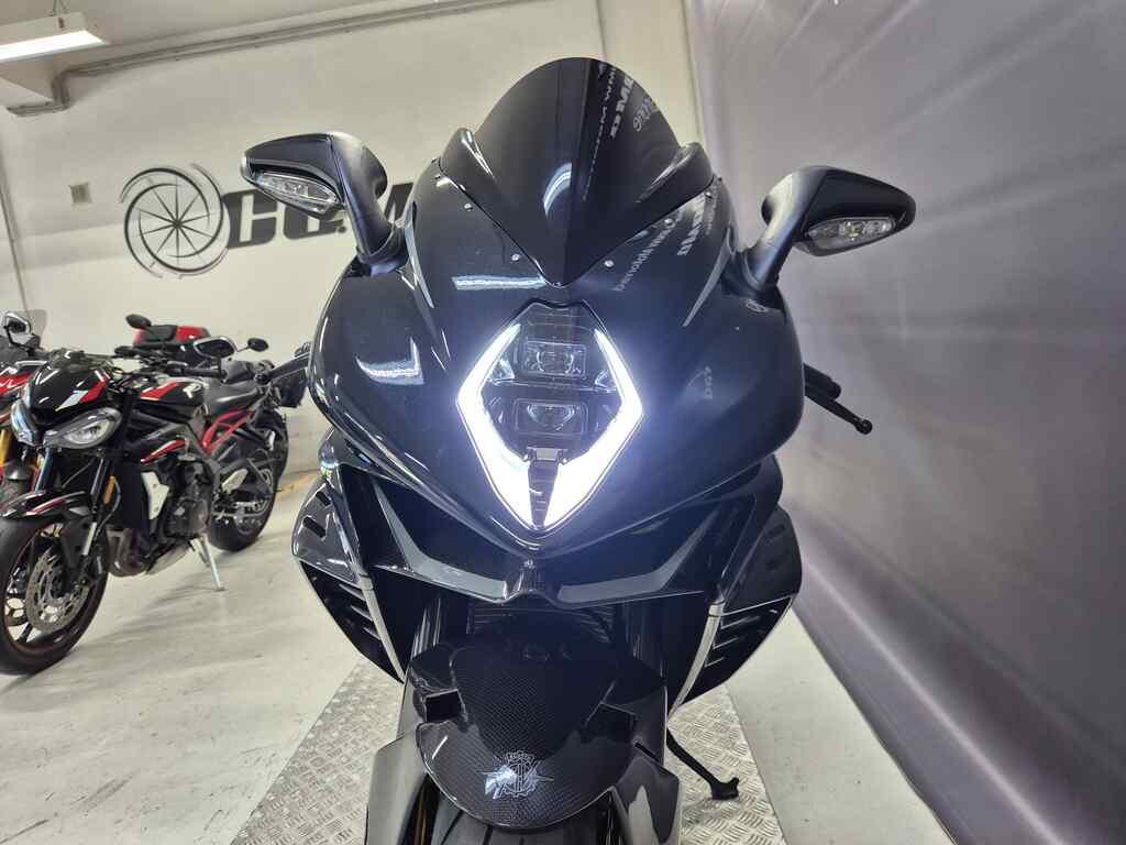 F3 800