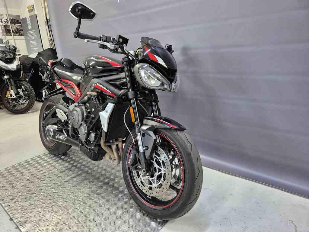 STREET TRIPLE 765