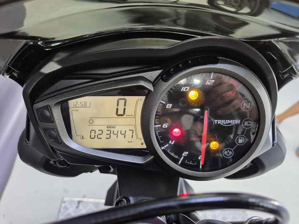 STREET TRIPLE 765