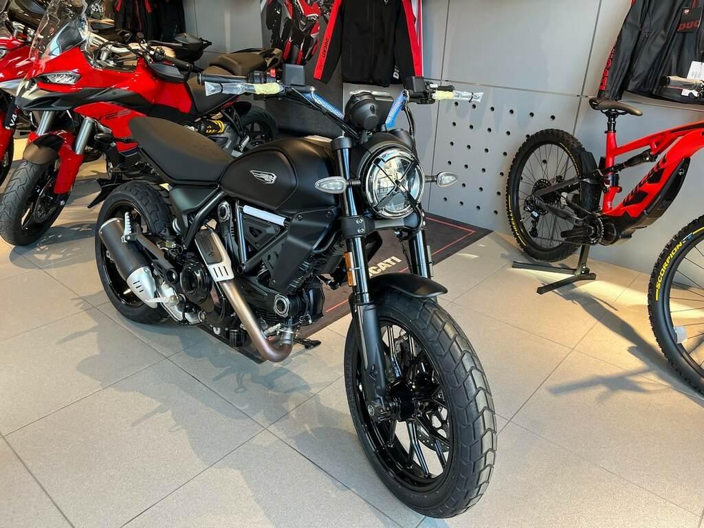 SCRAMBLER 800