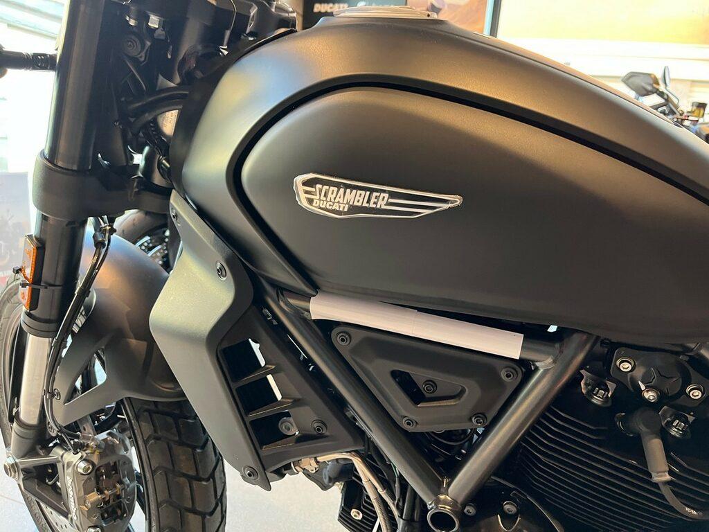 SCRAMBLER 800