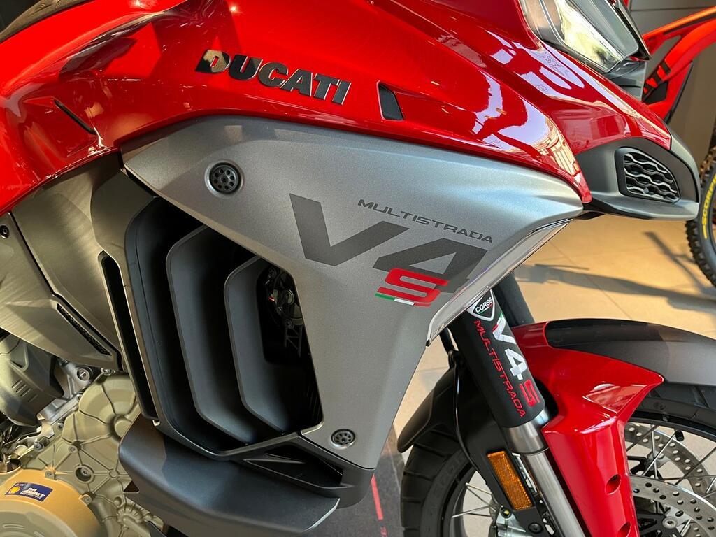 MULTISTRADA V4