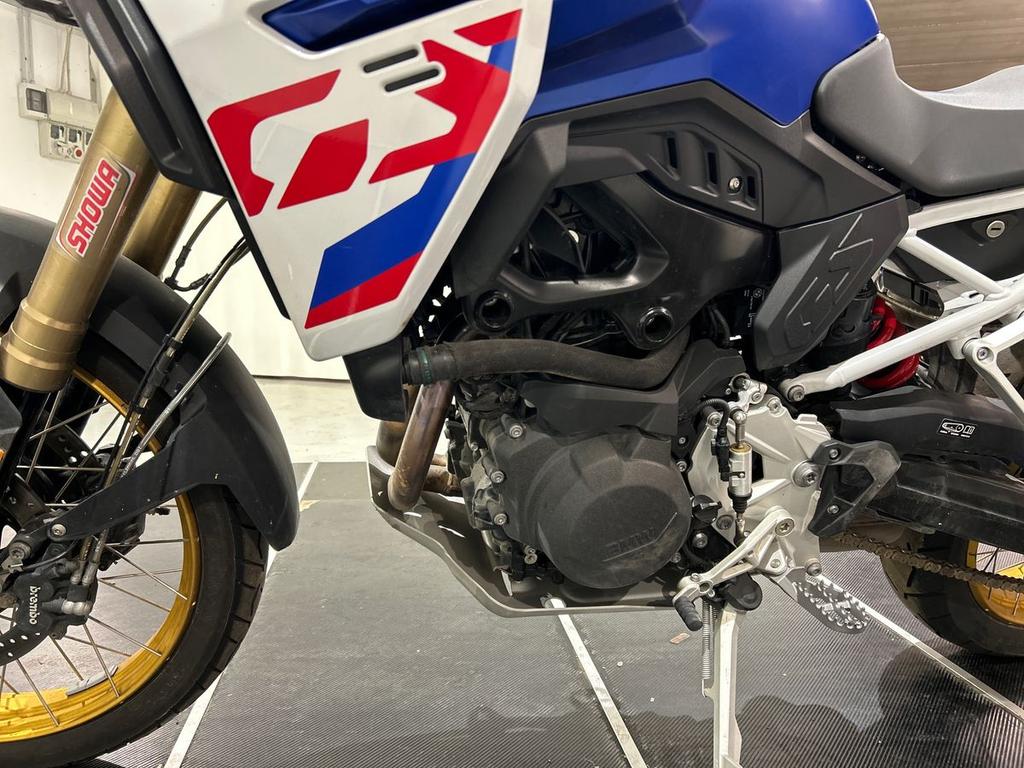 F 900 GS
