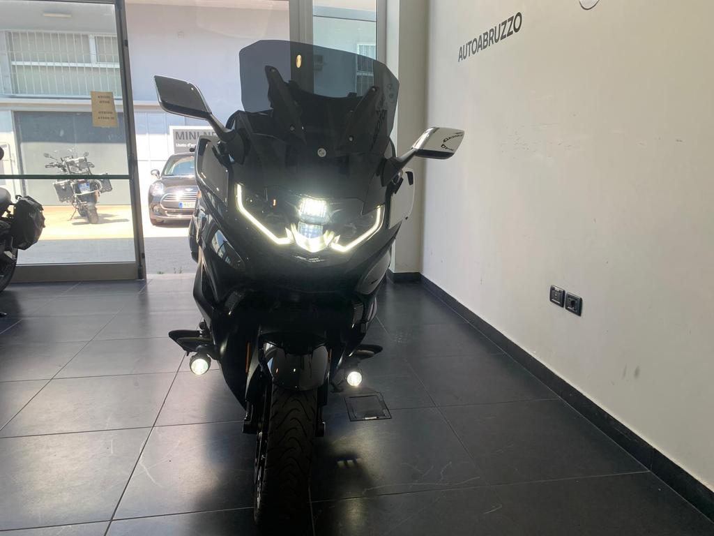 K 1600 B