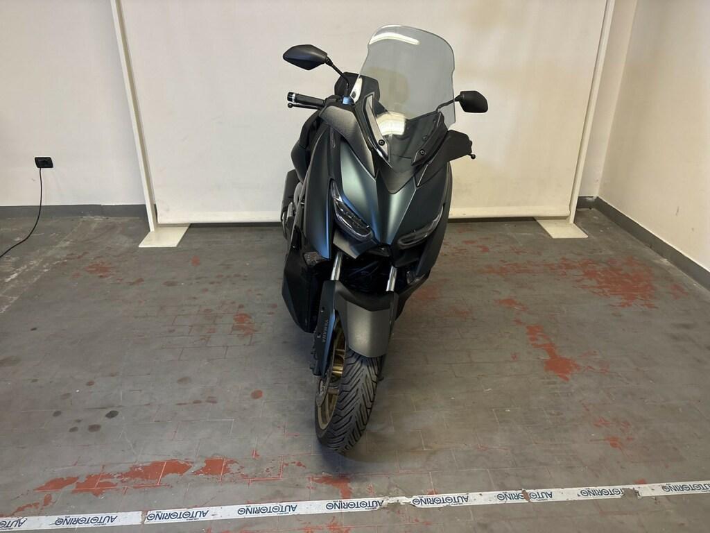 X-MAX 300