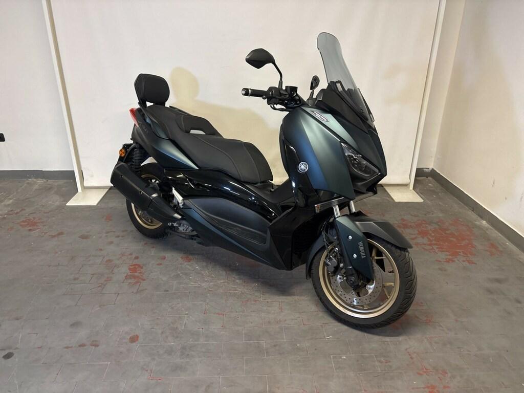 X-MAX 300