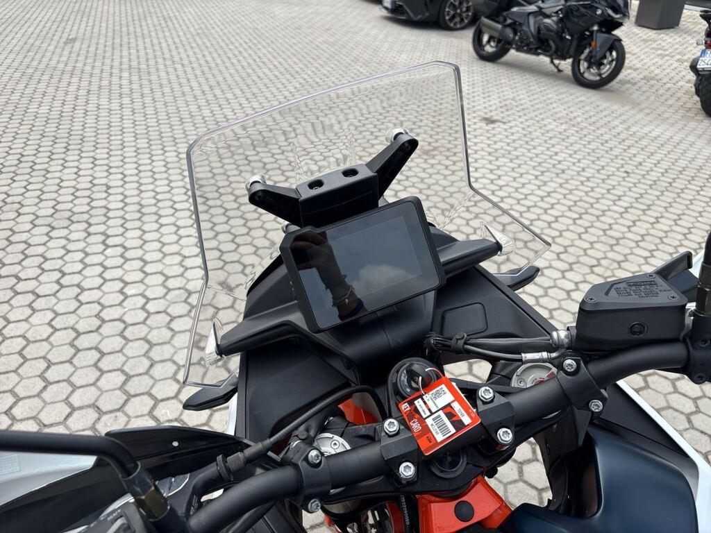 890 ADVENTURE