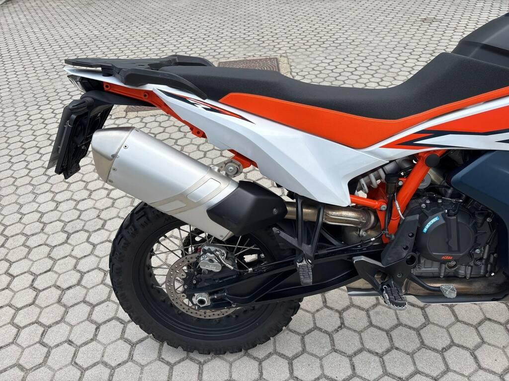 890 ADVENTURE