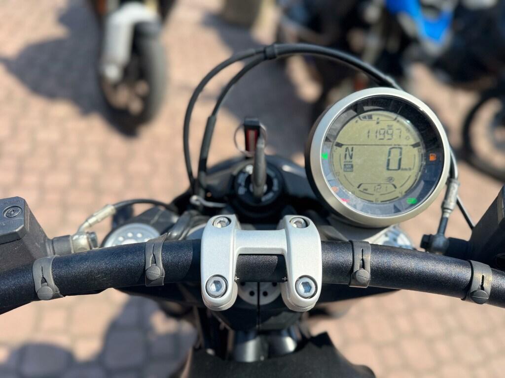 SCRAMBLER 800