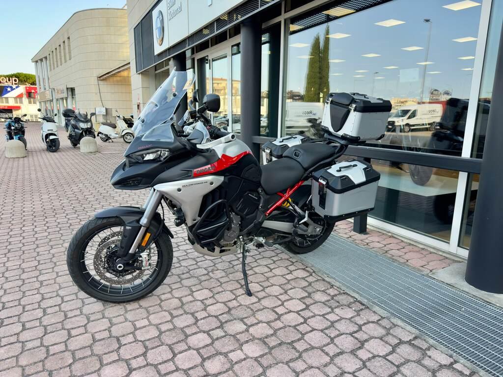 MULTISTRADA V4