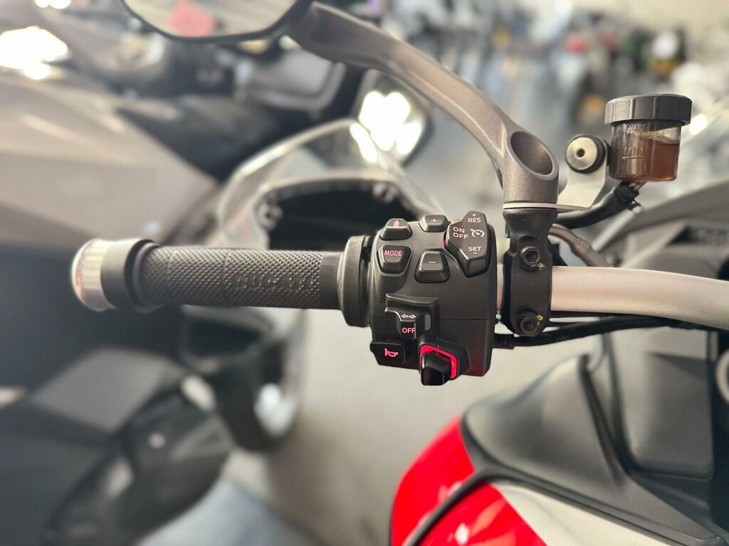MULTISTRADA V4