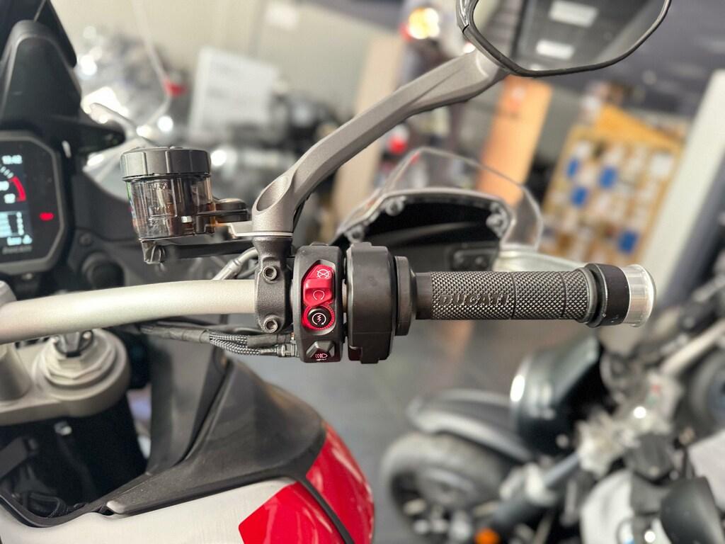 MULTISTRADA V4