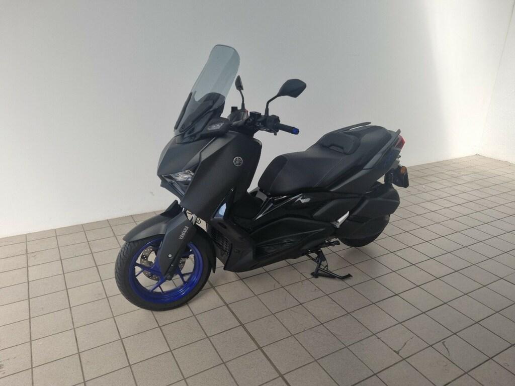 X-MAX 300