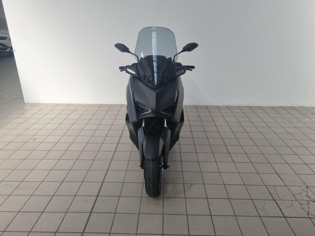 X-MAX 300