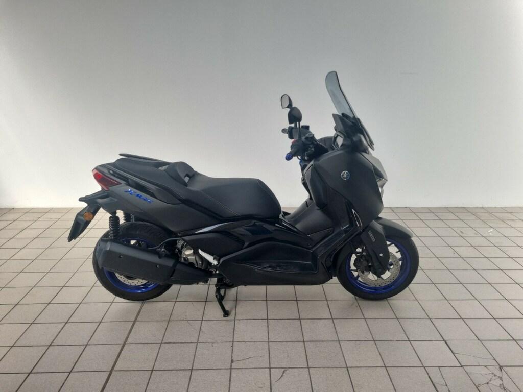 X-MAX 300