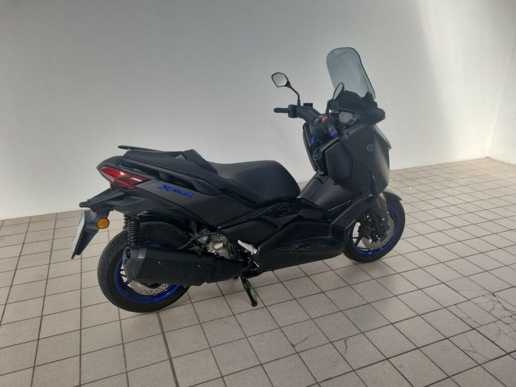 X-MAX 300