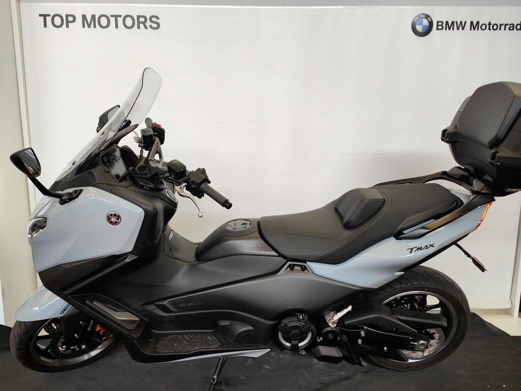 T-MAX 560