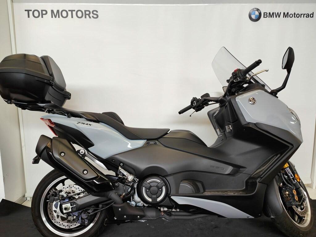 T-MAX 560