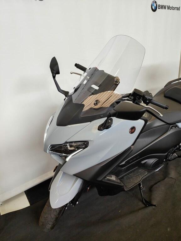 T-MAX 560