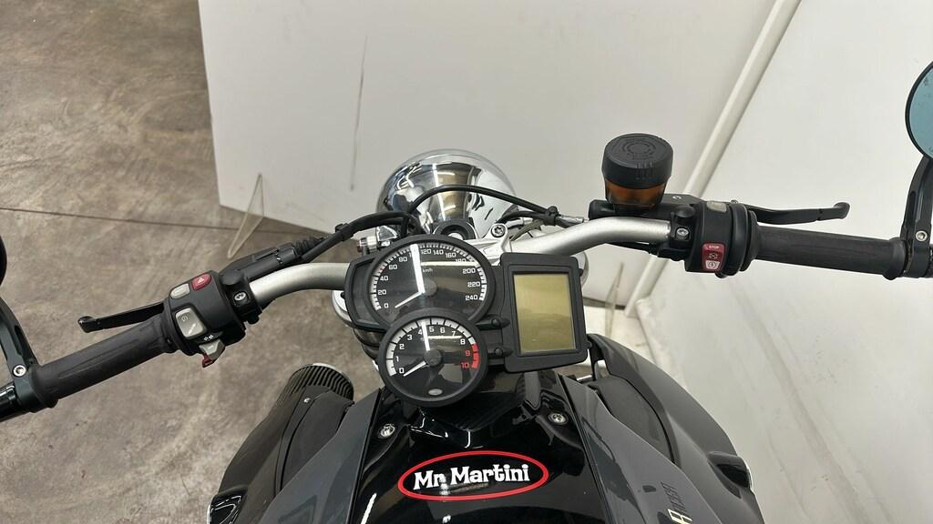 F 800 R