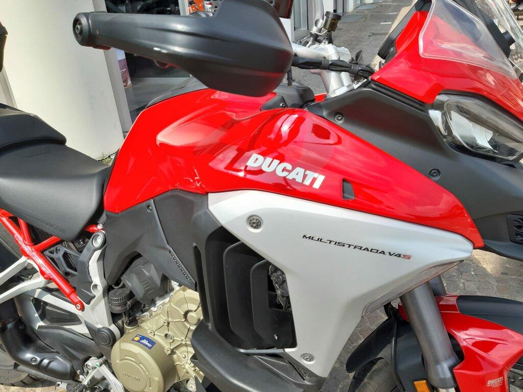 MULTISTRADA V4