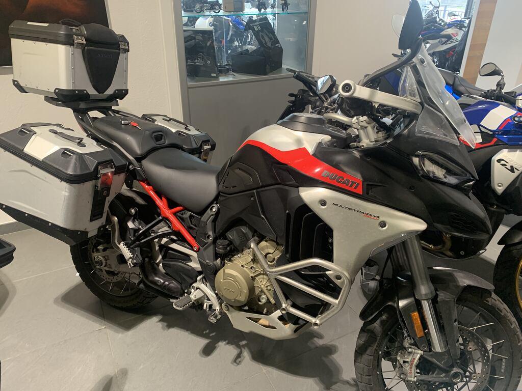 MULTISTRADA V4