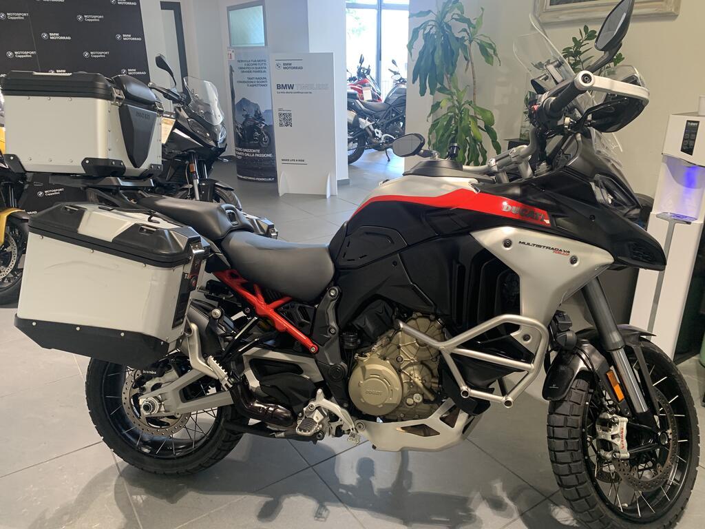 MULTISTRADA V4