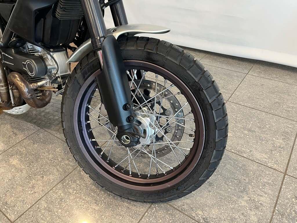 SCRAMBLER 800