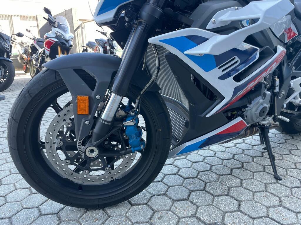 M 1000 R